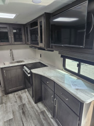 20230408 122538 1682337930 bunk house travel trailer